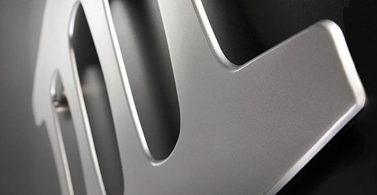 cordivari-termoarredo-radiatore-design-extraslim-movie-silver-dettaglio-accessori-arredo-bagno.jpg.