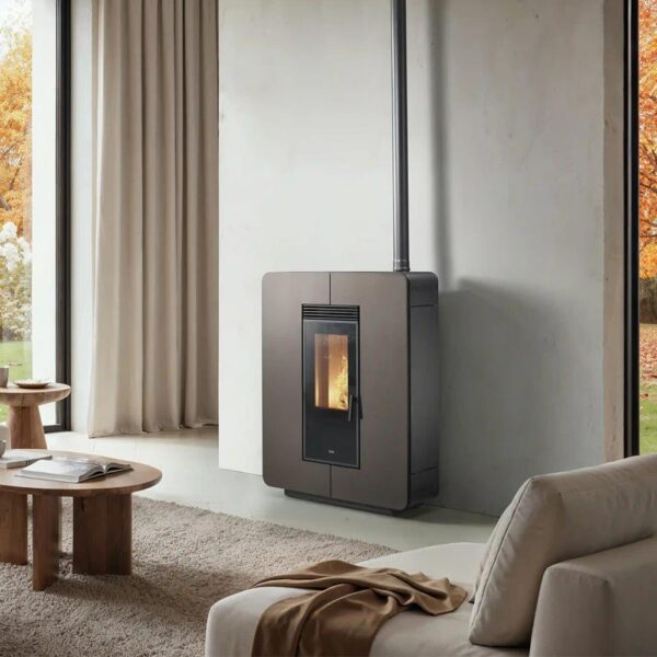 klover stufa a pellet ventilata slim astra 100s 10,3 kw wifi integrato classe a+ colore matt black