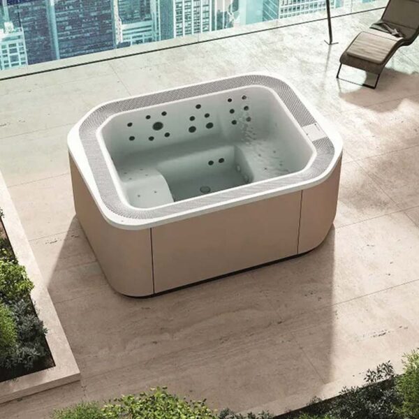 novellini-minipiscina-idromassaggio-6-7-posti-moon-53-jets-ambientazione-vista-dall'alto