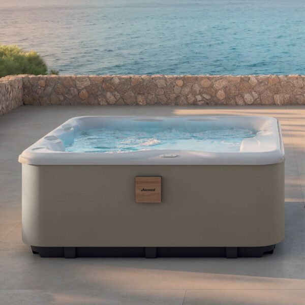jacuzzi-minipiscina-5-6-posti-lodge+-l-versione-hydro-+-blower-38-getti-con-copertura-termica-e-pannelli-colore-beige-dettaglio