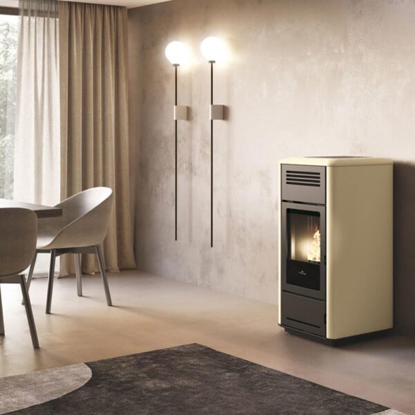 edilkamin-termostufa-a-pellet-milla-h-12-evo-classe-a+-cinque-stelle-colore-pergamena-installazione-ambiente