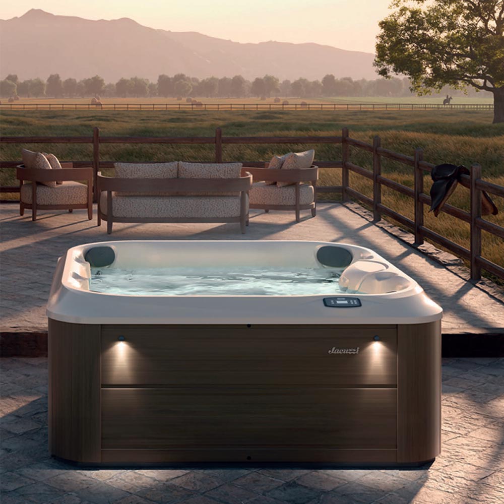 jacuzzi-minipiscina-spa-j-215-2-3-posti-21-getti-con-seduta-lounge,-led-multicolore-e-copertura-termica,-nuovo-design-colore-pecan-installazione-ambiente jacuzzi-minipiscina-spa-j-215-2-3-posti-21-getti-con-seduta-lounge,-led-multicolore-e-copertura-termica,-nuovo-design-colore-pecan-installazione-ambiente