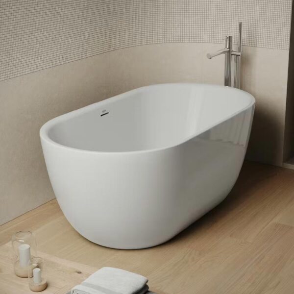 jacuzzi-vasca-freestanding-centro-stanza-chic-150x80-con-colonna-di-scarico-e-telaio-colore-bianco-lucido-vista-laterale-ambiente-bagno