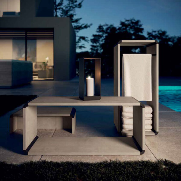 novellini-tavolino-outdoor-rettangolare-tavdos01-finitura-quarz-wood-installazione