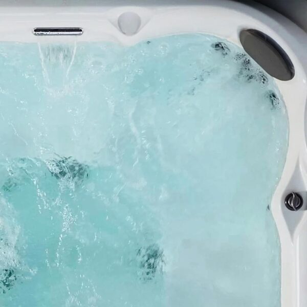 jacuzzi-minipiscina-spa-omnia-6-7-posti-seduta-lounge-40-getti-dettaglio-cascata-luminosa