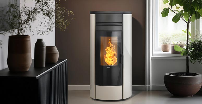 klover-termostufa-idro-a-pellet-style-19-kw-18,6-cinque-stelle-colore-avorio-installazione-ambiente